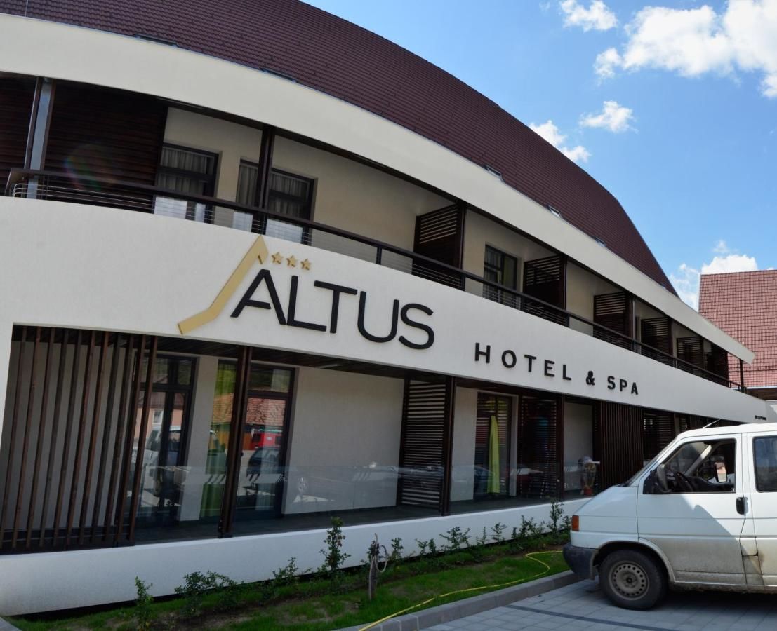 Отель Altus Hotel & Spa Прайд