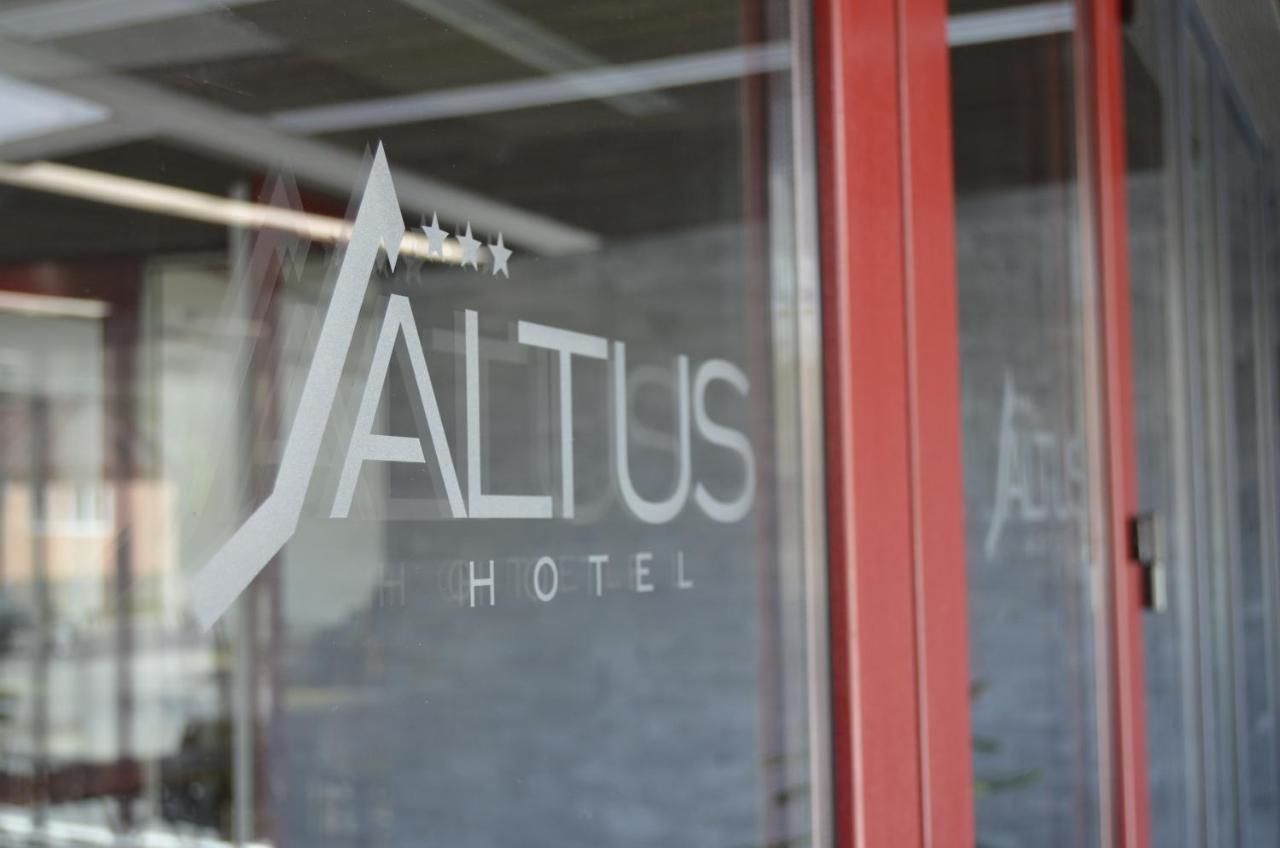 Отель Altus Hotel & Spa Прайд-5